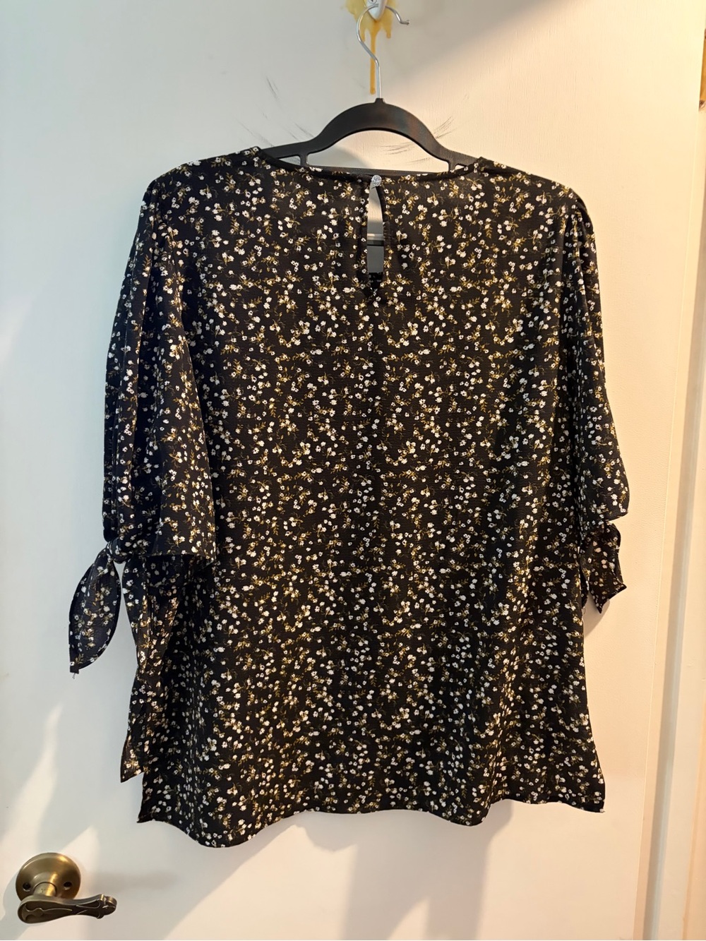 CeCe Black Floral Tie-Sleeve Blouse - Picture 3 of 5